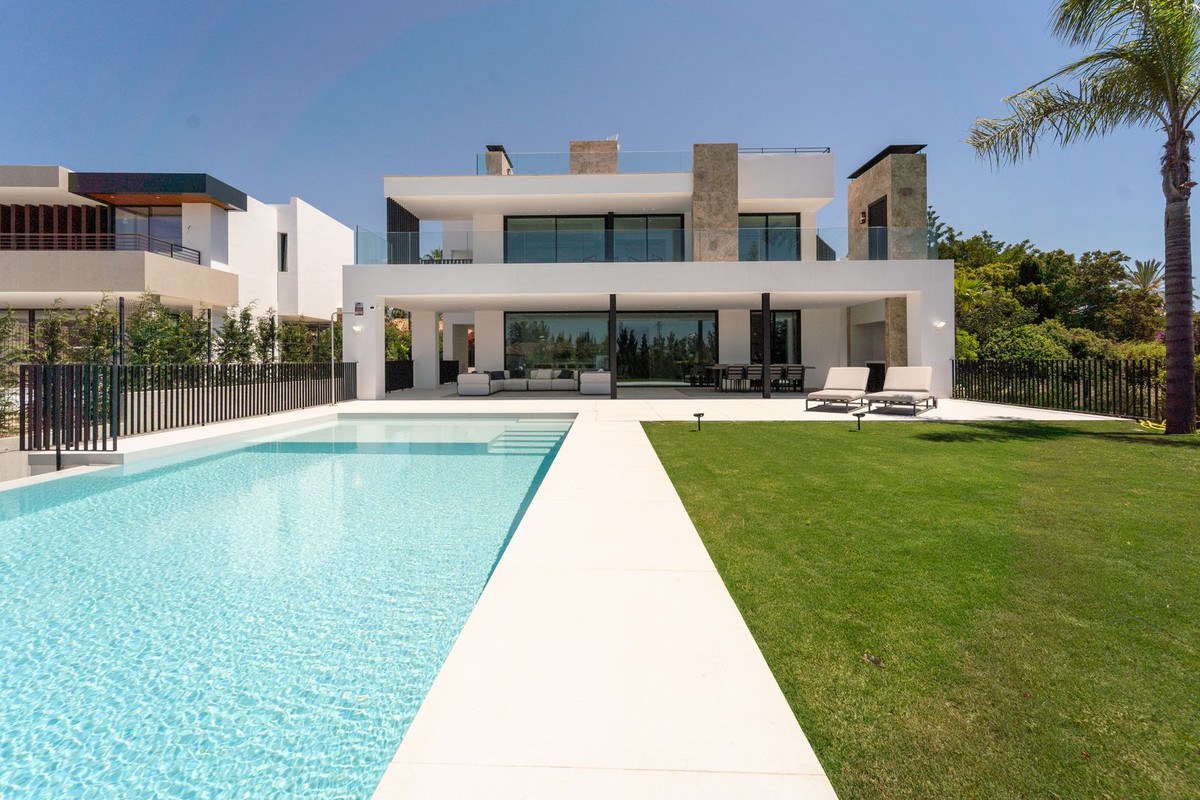 Villa in Nueva Andalucía