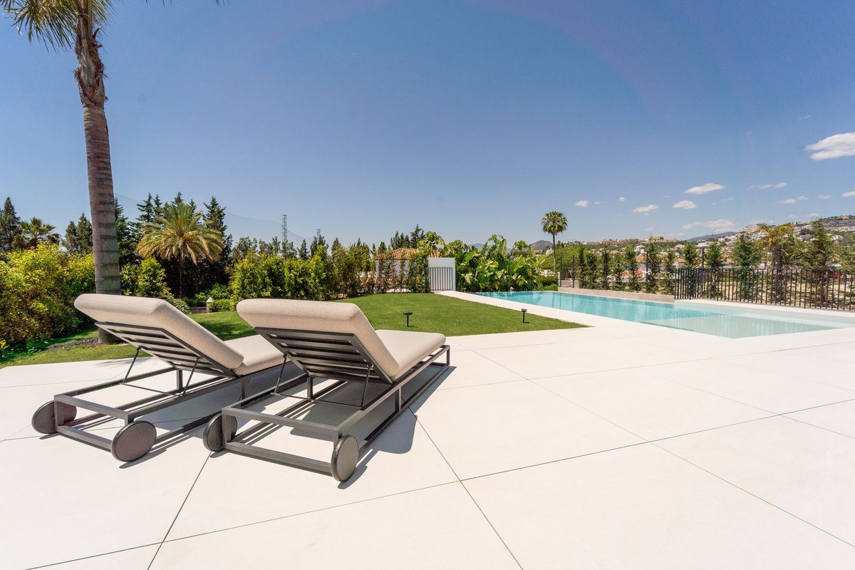 Villa in Nueva Andalucía — photograph 3