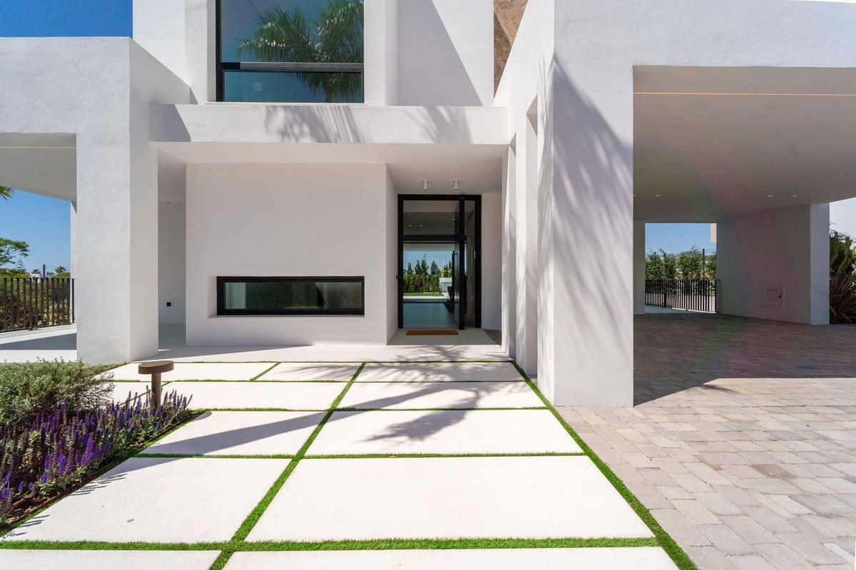 Villa in Nueva Andalucía — photograph 4