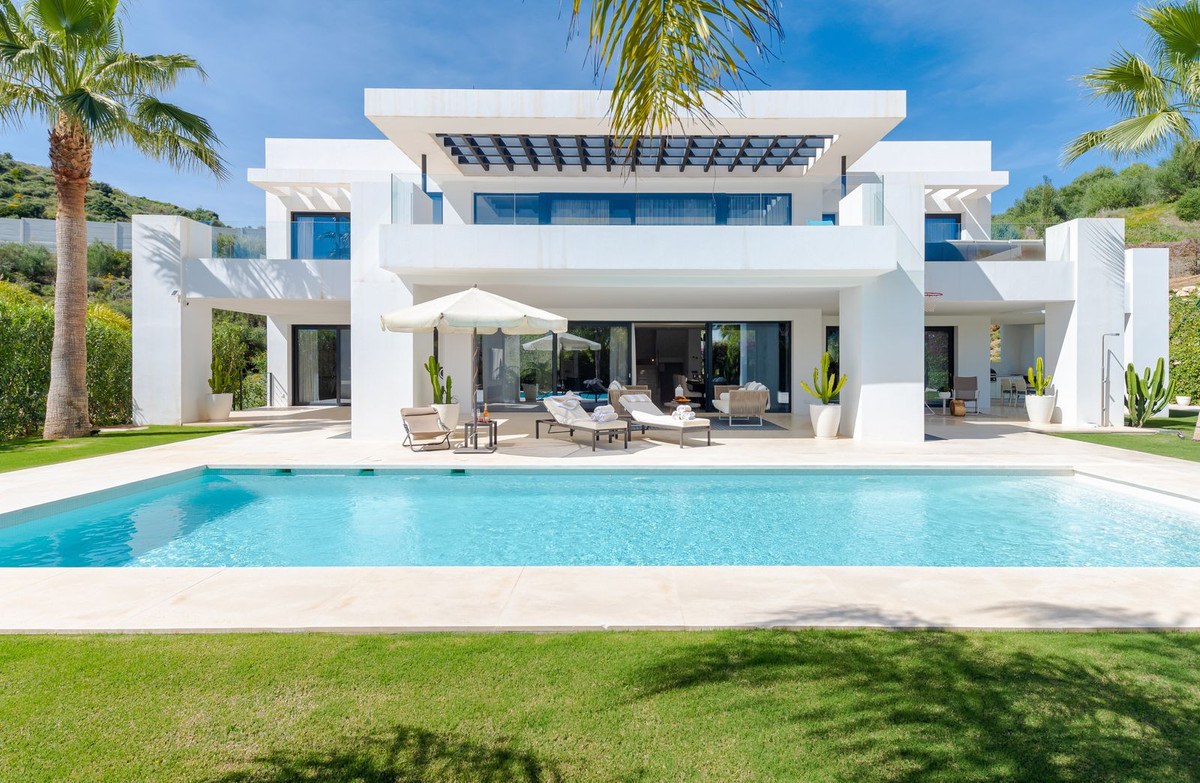 Villa in Nueva Andalucía — photograph 2