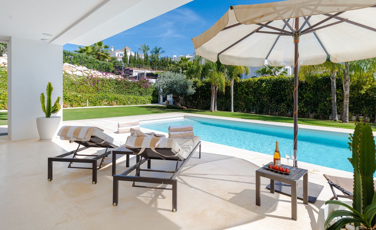 Villa in Nueva Andalucía — photograph 4